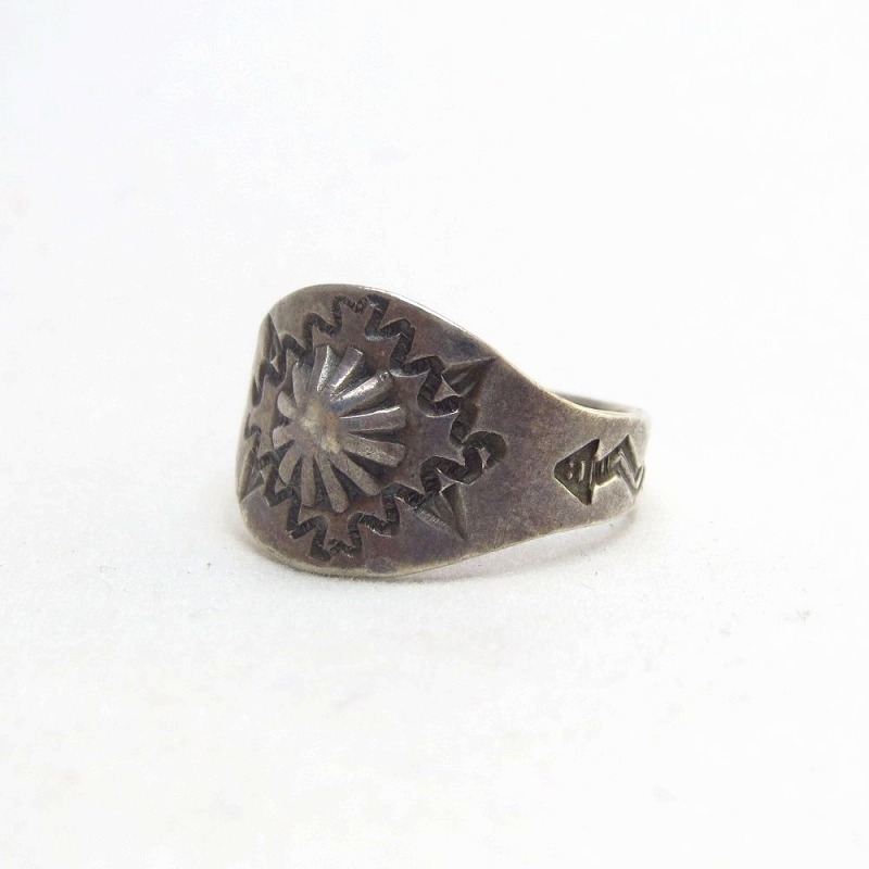 Antique Concho Repoused Silver Small Tourist Ring  c.1930～