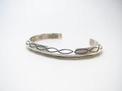 【Silviano Quintana】Cochiti Stamped TriangleWire Cuff c.1960～