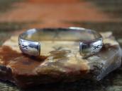 【Mike Bird Romero】 Ohkay Owingeh Old Stamped Silver Cuff