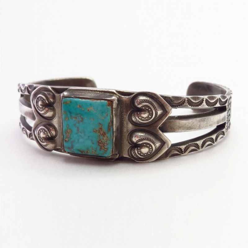 Attributed to【Austin Wilson】Heart Repoused Cuff w/TQ c.1930～