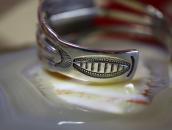 Vtg Navajo/Pueblo Stamped Silver Cuff w/Chip Inlay c.1940～