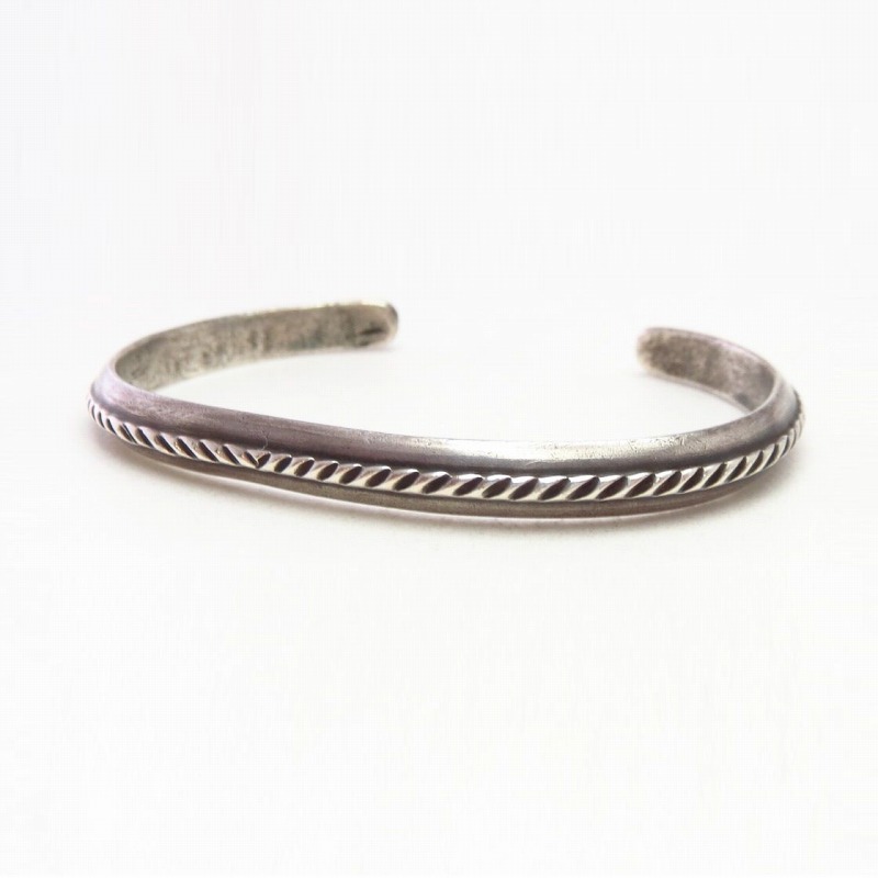 Vtg Navajo Chiseled & Stamped Silver Narrow Wire Cuff c.1950