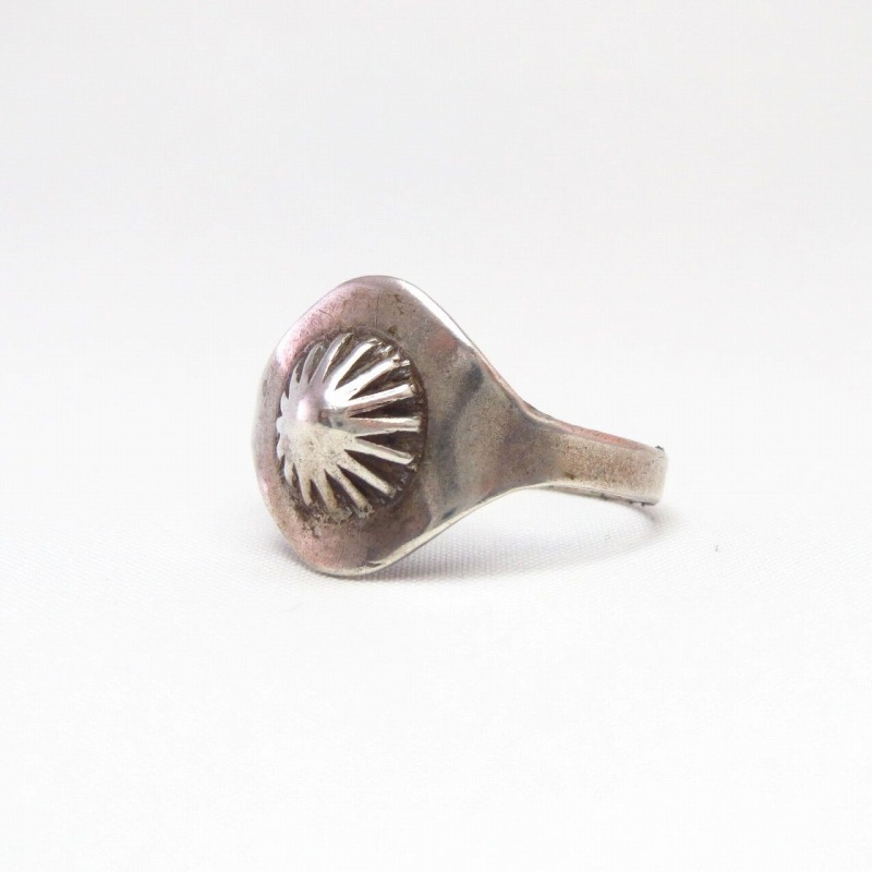 Antique Navajo Concho Repouse Silver Tourist Ring  c.1935～