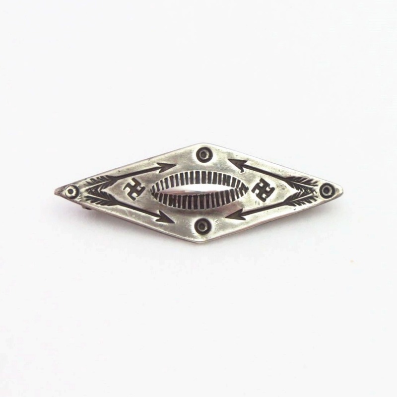 Atq 卍 & Arrows Stamped Diamond Shape Small Pin Brooch c.1930