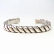 Vintage Navajo Bias Filed Heavy Ingot Silver Cuff  c.1950～　1