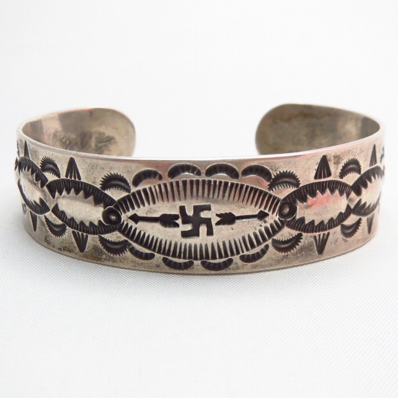 Antique 卍 Swastika Stamped Silver Cuff  c.1920～