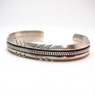 【Joe H. Quintana】 Cochiti Double Triangle Wire Cuff Bracelet