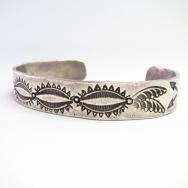 Atq Pueblo or Navajo Stamped Silver Cuff Bracelet  c.1920～