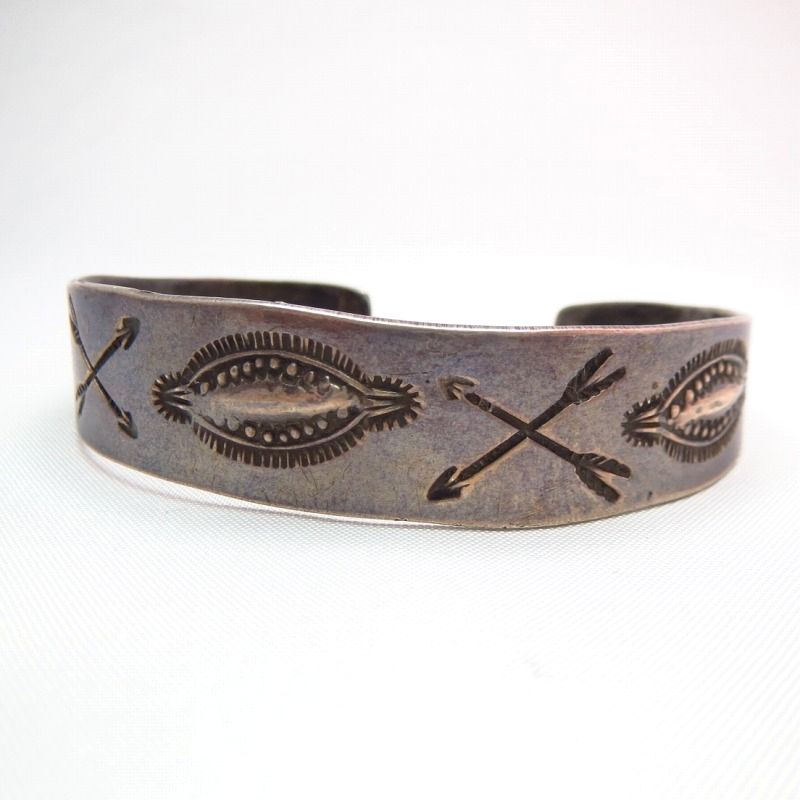 Antique Crossedarrows & 卍 Stamped Cuff  c.1920～