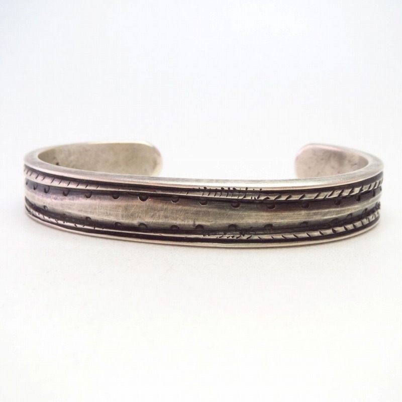 【Dyaami Lewis】 Acoma Stamp & Filed Heavy Silver Cuff  L-