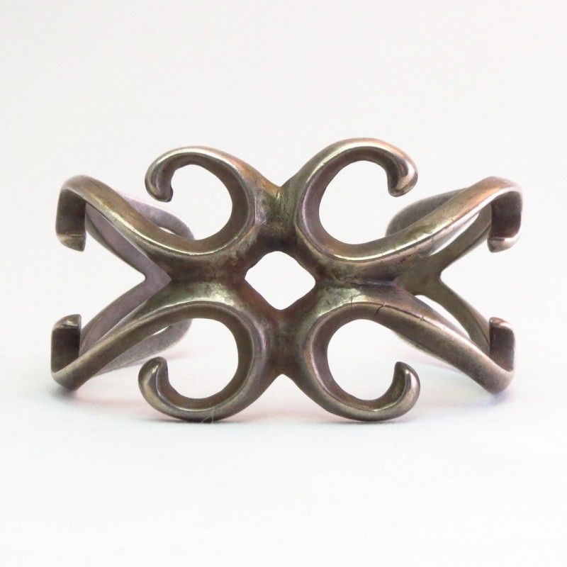 Antique Navajo Casted Silver Small Cuff Bracelet  c.1930～