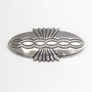 【U.S.NAVAJO 70 / NAVAJO GUILD】 Stamped Silver Pin  c.1941
