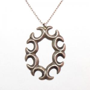 OLDPAWN 8 Small Najas Oval Shaped Cast Fob Necklace  c.1970～