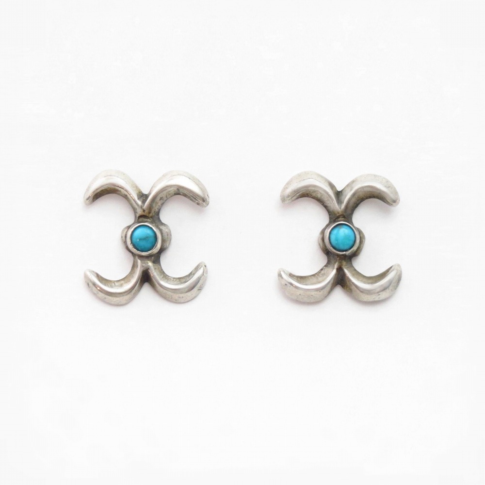 Navajo Sand Castted Pierced Earrings w/Gem Turquoise c.1955～