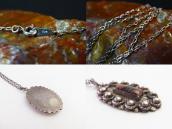 Atq Small Burst Design Top w/PetrifiedWood Necklace  c.1935～