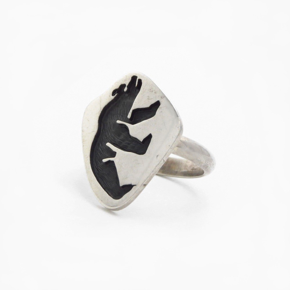【Lawrence Saufkie】Hopi Walking Bear Overlay Ring c.1975～
