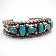 Vintage Twisted Triangle wire 7TQ Row Cuff  c.1950