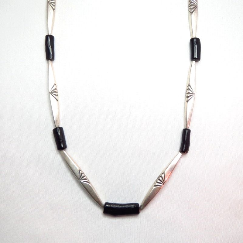 【Joe H. Quintana】 Vintage Silver & Black Coral Bead Necklace