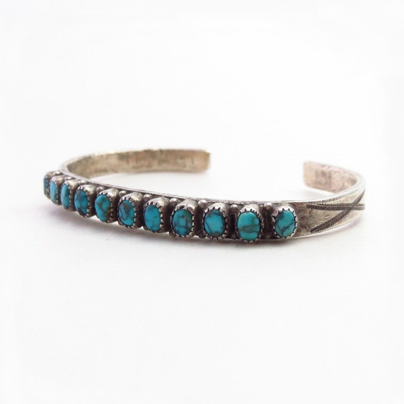 Antique Zuni High Grade Turquoise Row Narrow Cuff  c.1940～