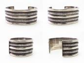 Attributed to【NAVAJO GUILD】Chiseled Silver Wide Cuff c.1940～