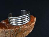 【UITA22】Vtg Navajo Stamped Split Band Cuff in Silver c.1945～