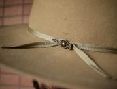 Antique 卍 Stamped Arrowhead Shape Small Silver Pin  c.1925～