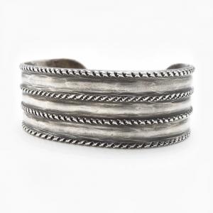 Atq Navajo Chiseled & Filed Heavy Ingot Silver Cuff c.1910～