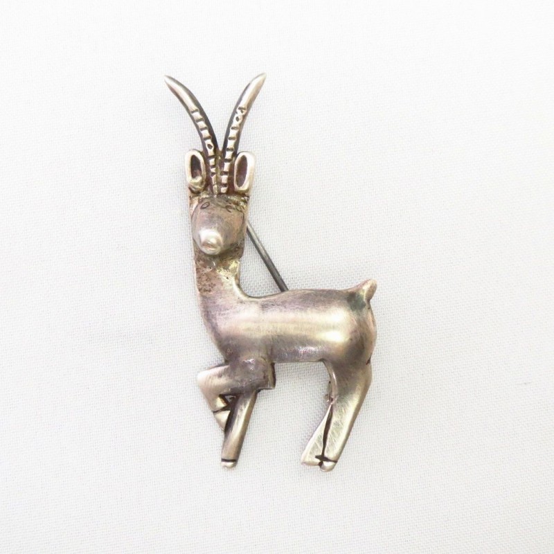 【UITA6】 Antique Navajo Antelope Shape Silver Pin  c.1940