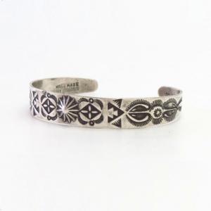 【GARDEN OF THE GODS】Atq Stamped CoinSilver Small Cuff c.1930
