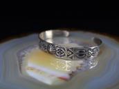 【GARDEN OF THE GODS】Atq Stamped CoinSilver Small Cuff c.1930