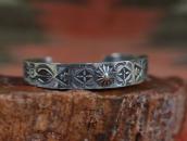 【GARDEN OF THE GODS】Atq Stamped CoinSilver Small Cuff c.1930