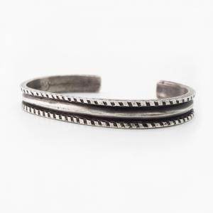 Antique Navajo Chiseled & Stamped Ingot Silver Cuff c.1910～