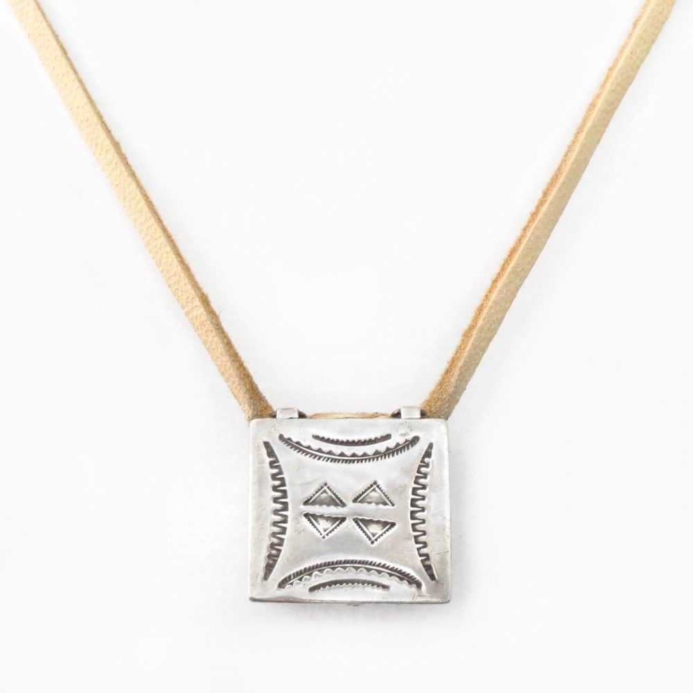 Antique Navajo Stamped Silver Pill Box Top Necklace  c.1940～