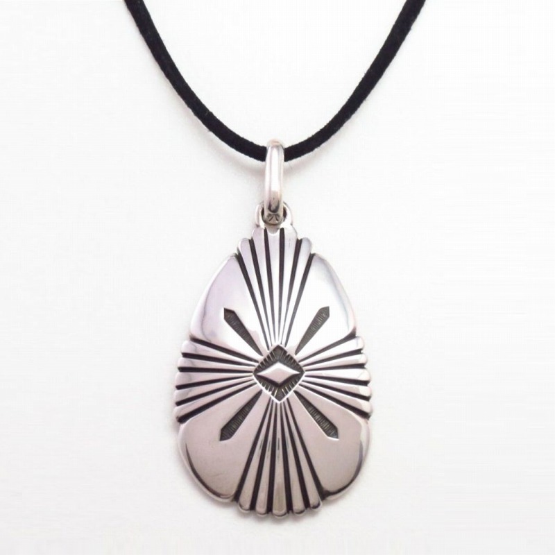 【Thomas Curtis】Navajo Cross Stamped Teardrop Fob Necklace