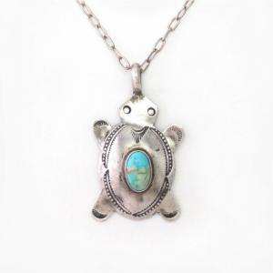 Atq Zuni or Navajo Turtle Top w/Turquoise Necklace  c.1930～