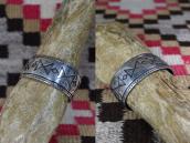 【NAVAJO GUILD】Vintage Stamped Silver Overlay Cuff c.1950～