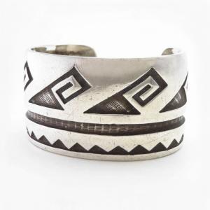 【Roy Tawahongva/Hopi Crafts】Heavy Overlay Wide Cuff  c.1975～