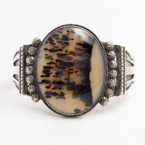 Vintage Navajo Stamped Wide Cuff w/Dendritic Agate  c.1955～