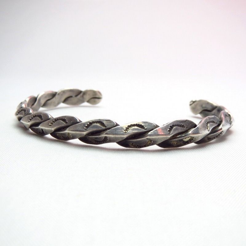 Vintage Veiner Stamped Twisted Wire Cuff Bracelet  c.1930～