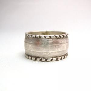 Greg Lewis Acoma 19th century Style Ingot Silver Ring JP17