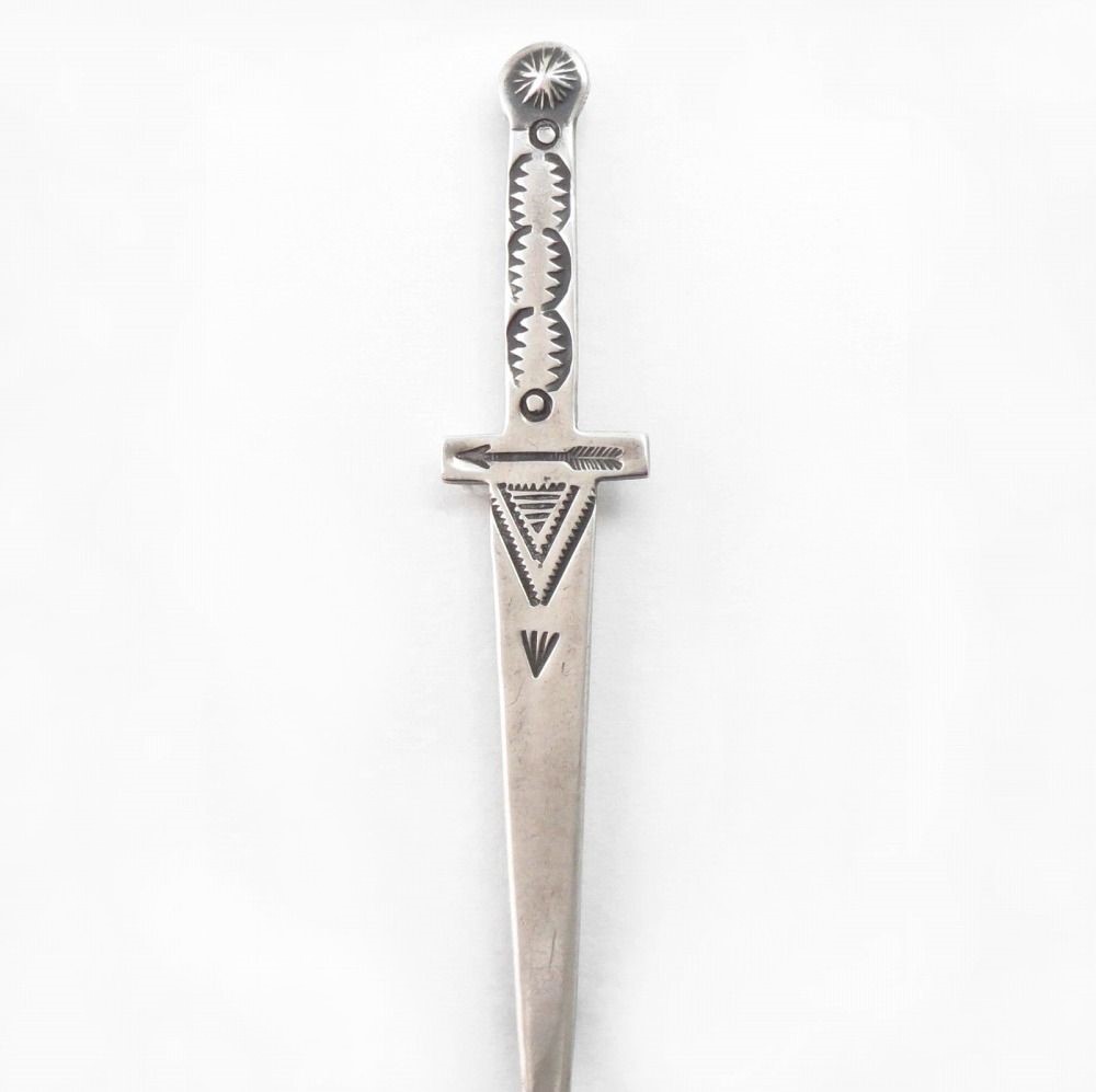 Antique Navajo Arrow Stamped Silver Sword Shape Pin  c.1935～