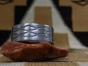 【NAVAJO GUILD】Netting Stamped Heavy IngotSilver Cuff c.1945～