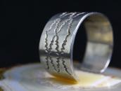 【NAVAJO GUILD】Netting Stamped Heavy IngotSilver Cuff c.1945～