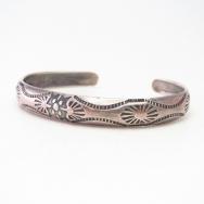 【Ganscraft】Atq Repouse & Stamped Silver Domed Cuff  c.1930～