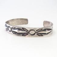 Atq Navajo Diamond Repouse & Stamped Silver Cuff  c.1920～
