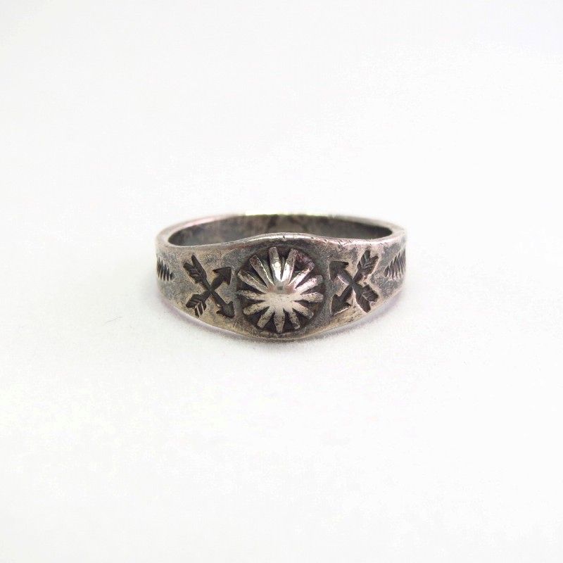 Antique Shell Repouse & Stamped Narrow Silver Ring  c.1930～