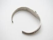 【NAVAJO GUILD】Stamped Silver Cuff w/Gem #8 Turquoise c.1941～