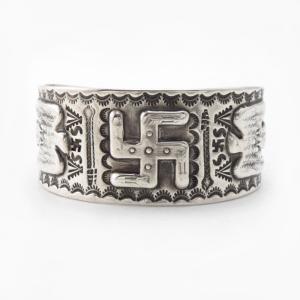 Antique Navajo 卍 & T-birds Repoused Coin Silver Cuff c.1920～