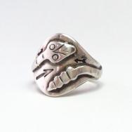 Atq Snake Applique & 卍 Stamped Silver CigarBand Ring c.1925～