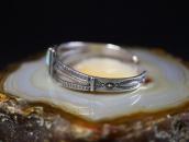 Atq Pueblo or Navajo Stamped Band Cuff w/#8 Turquoise c.1940